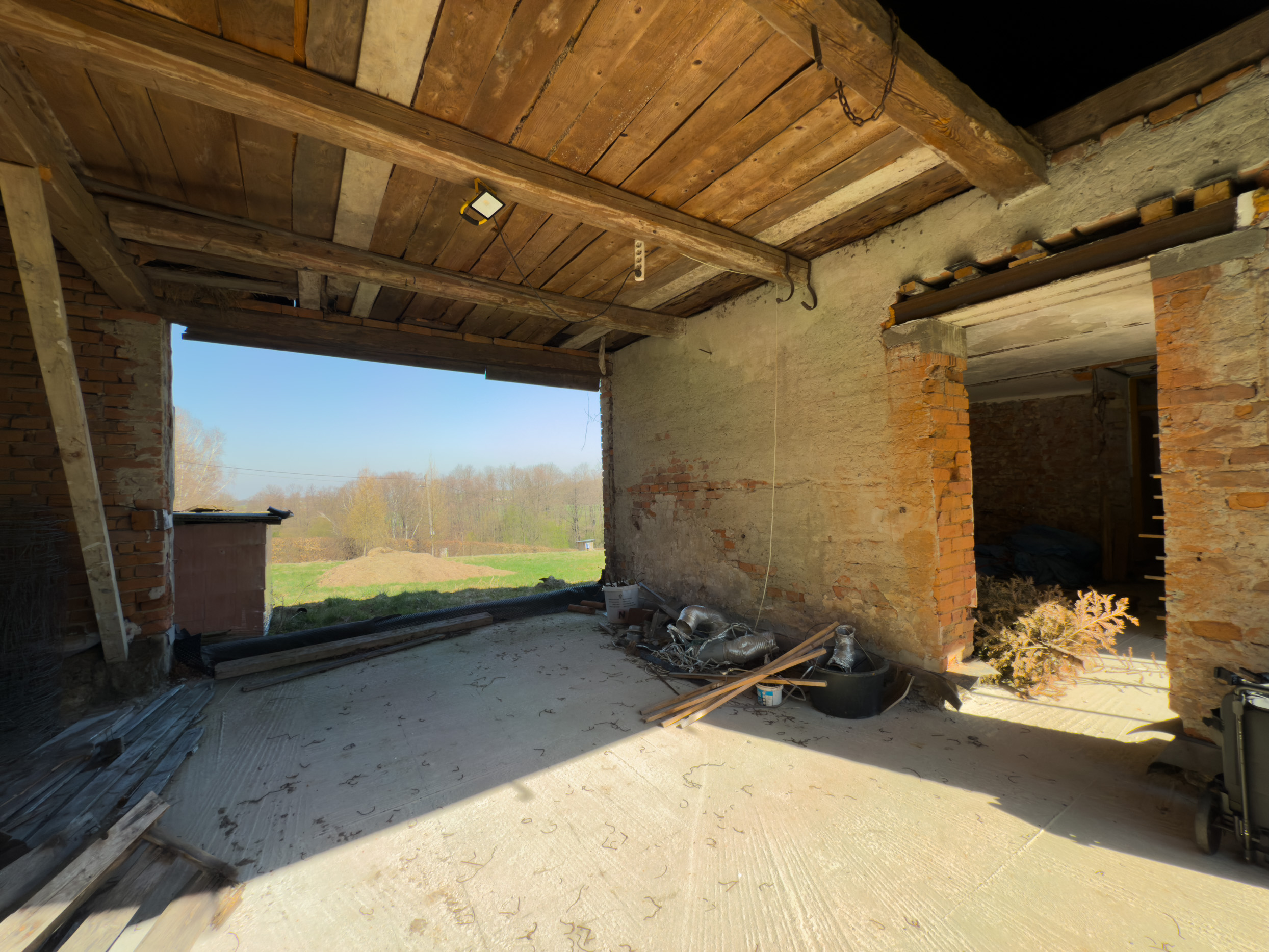 Prodej stoletý dům v Beskydech s velkými pozemky